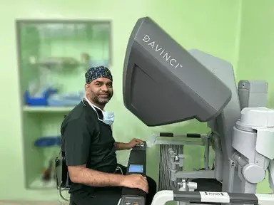 Dr. Jamal Akhtar Azmi performing advanced robotic urology surgery in Mumbai